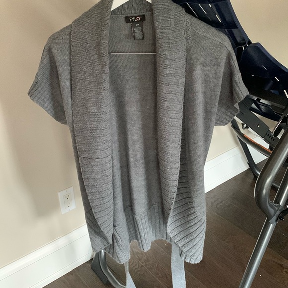 Women’s Sweater - Picture 1 of 4